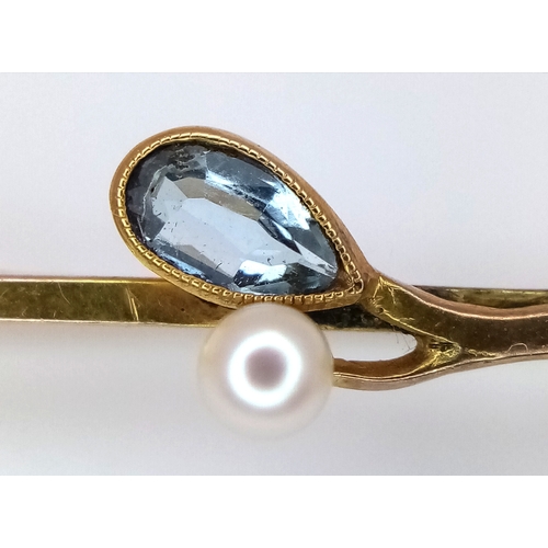 127 - A Vintage 9K Yellow Gold Aquamarine and Pearl Brooch. 5cm. 2.18g