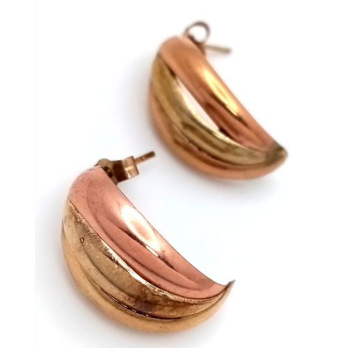 954 - A Pair of 9K Three Shade Gold Earrings in Shell Form. 1.17g.