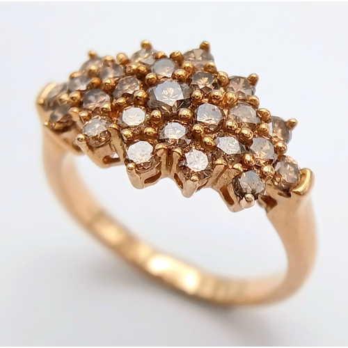 215 - A STUNNING 9K YELLOW GOLD CHAMPAGNE DIAMOND SET CLUSTER RING, 0.50CT DIAMOND WEIGHT. TOTAL WEIGHT 3.... 