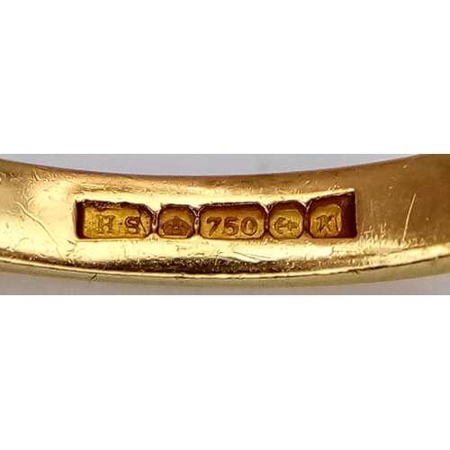 233 - AN 18K YELLOW GOLD DIAMOND AND SAPPHIRE RING. 4G. SIZE M. SPSA-3015.