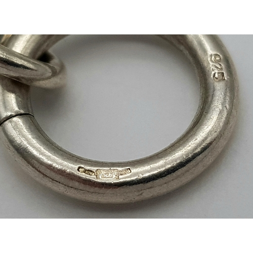 944 - A STERLING SILVER T BAR CLASPED BRACELET. TOTAL WEIGHT 17.6G. TOTAL LENGTH 19.5CM. 3652