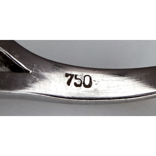 163 - AN 18K WHITE GOLD DIAMOND AND SAPPHIRE RING. 3.8G. SIZE N. SPSA-3017.