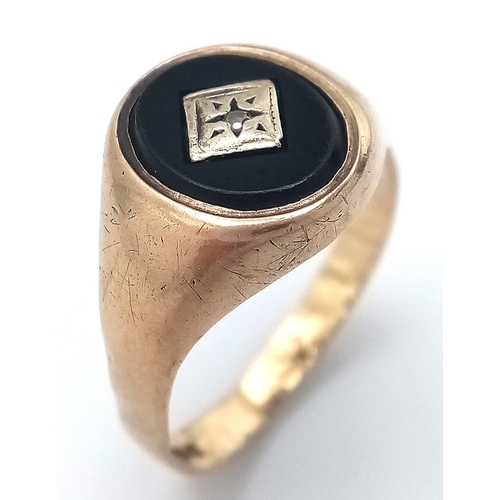 168 - Vintage 9 CARAT GOLD SIGNET RING. Having BLACK ONYX TOP with DIAMOND POINT CENTRE DETAIL. Full UK ha... 