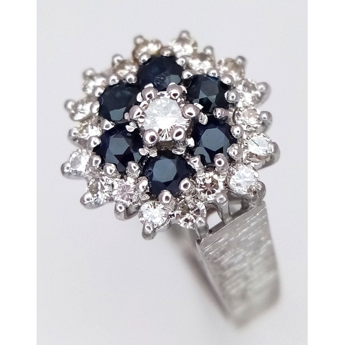 177 - AN 18K WHITE GOLD VINTAGE DIAMOND AND SAPPHIRE RING. 5G. SIZE N. SPSA-3024.