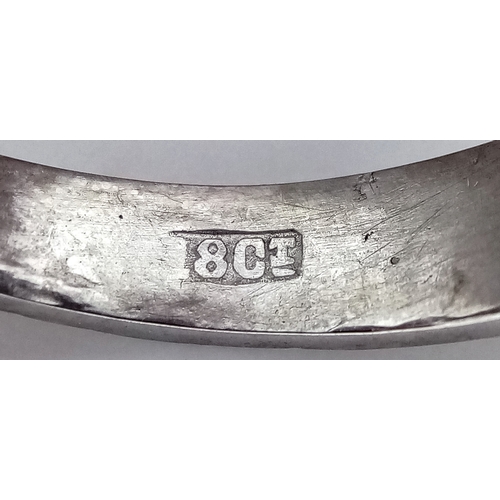 177 - AN 18K WHITE GOLD VINTAGE DIAMOND AND SAPPHIRE RING. 5G. SIZE N. SPSA-3024.