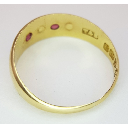 222 - AN ANTIQUE 18K YELLOW GOLD TURQUOISE AND RUBY SET RING. TOTAL WEIGHT 2.2G. SIZE M. FULL HALLMARKED C... 