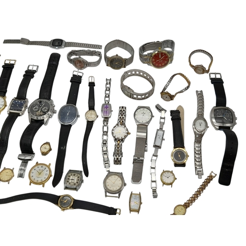 592 - A Parcel of Thirty Vintage and Later Men’s and Ladies Watches for Spares or Repair. Some Running, So... 