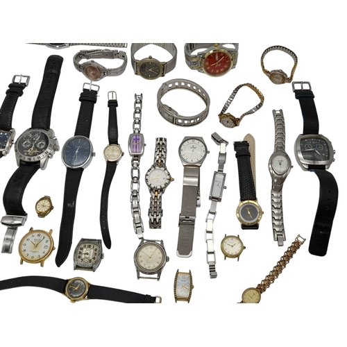 592 - A Parcel of Thirty Vintage and Later Men’s and Ladies Watches for Spares or Repair. Some Running, So... 