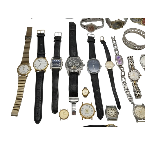 592 - A Parcel of Thirty Vintage and Later Men’s and Ladies Watches for Spares or Repair. Some Running, So... 