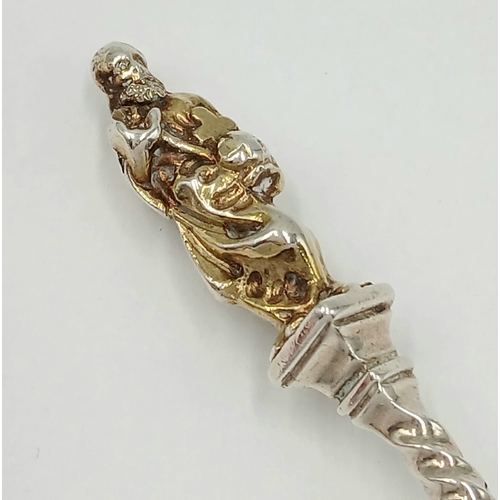 623 - Fully hallmarked 1900  SILVER ANOINTING TABLESPOON. Beautifully decorated and Gilded bowl. Intricate... 