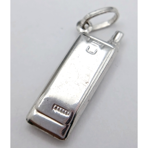 726 - A 9K WHITE GOLD VINTAGE MOBILE PHONE CHARM / PENDANT. TOTAL WEIGHT 0.8G. SC 9015