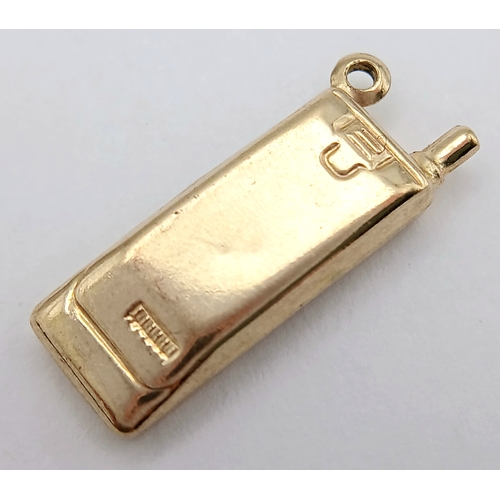 733 - A 9K YELLOW GOLD VINTAGE MOBILE PHONE CHARM / PENDANT. TOTAL WEIGHT 0.8G. SC 9026