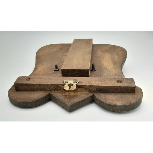 800 - Crossed Gurkha Kukris Souvenir Plaque.