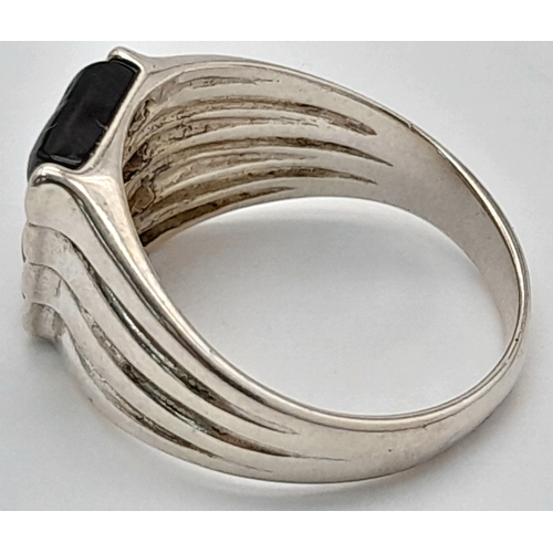 915 - A Very Unique Vintage Sterling Silver and Multi-Colour Amber Ring, Size M. The Ring is set with Rect... 