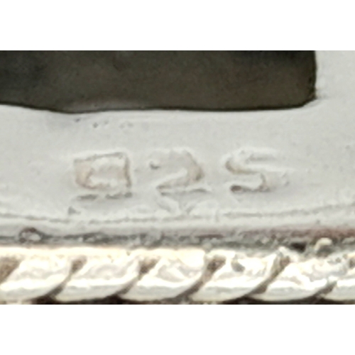 978 - A Scarce and Unique Sterling Silver and Ocean Jasper Set Ring, Size Q1/2. The Ring is set with a 1.8... 