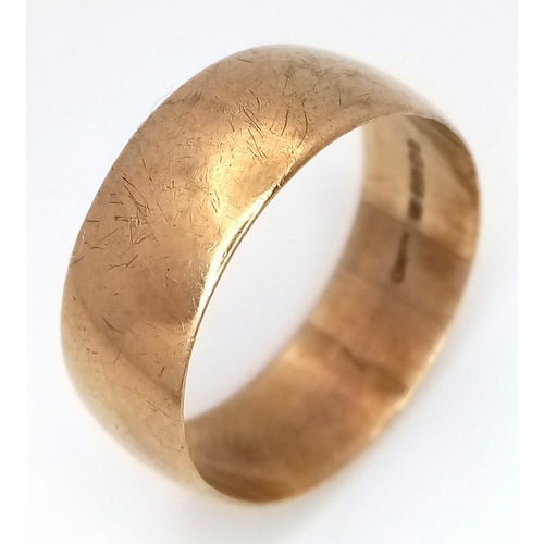 169 - A 9K GOLD GENTS BAND RING .   4gms     size S