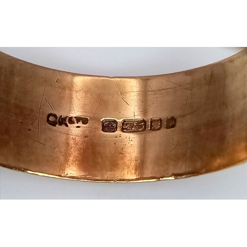 169 - A 9K GOLD GENTS BAND RING .   4gms     size S