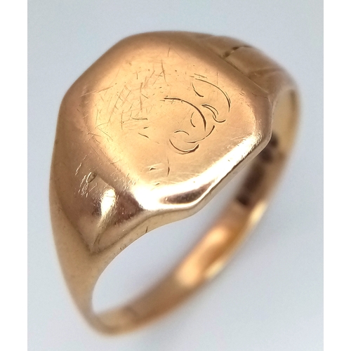 227 - A GENTS VINTAGE 9K GOLD SIGNET RING .     4.1gms    size S