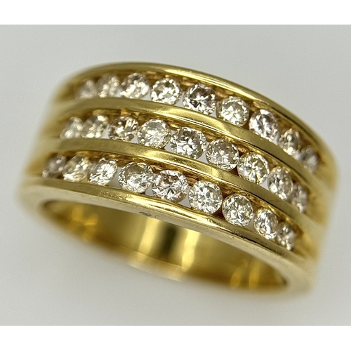 846 - AN 18K YELLOW GOLD TRIPPLE ROW DIAMOND RING. 1CT DIAMOND WEIGHT. TOTAL WEIGHT 7.9G. SIZE O. SPSA 100... 