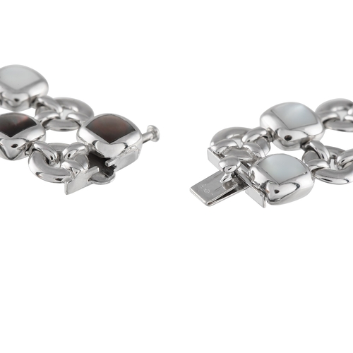 252 - A Van Cleef & Arpels 18K White Gold Mother of Pearl Necklace. Circular links crafted from 18K White ... 