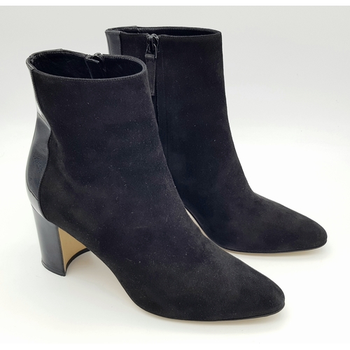 762 - A Pair of Manolo Blahnik Black Suede Ankle Boots with Patent Leather Block Heels. Pointed-toe ankle ... 