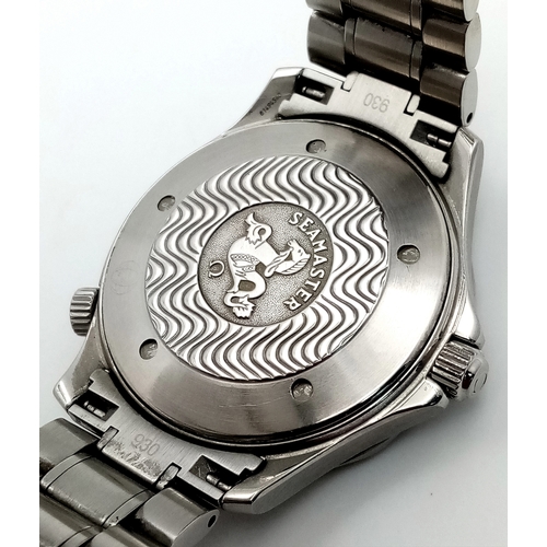 20 - An Omega Seamaster Automatic Divers Watch. Stainless steel bracelet and case - 42mm. Black dial with... 