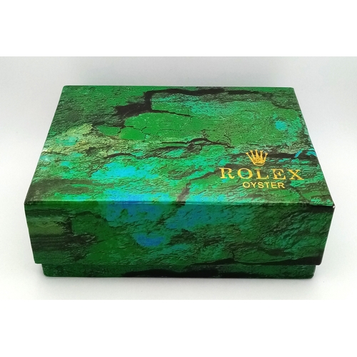 6 - A Beautiful Rolex, Green Dial Bi-Metal, Diamond Date Just Gents Watch. 18K gold and stainless steel ... 