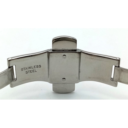 801 - A Bulgari Ergon EG 40S Automatic Gents Watch. Stainless steel bracelet and case - 42mm. Black dial w... 