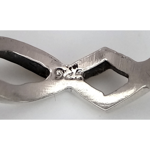 820 - A 2.20ct Raw Diamond Ring. Set in 925 Silver. Size N. Comes with a case. cd-1977