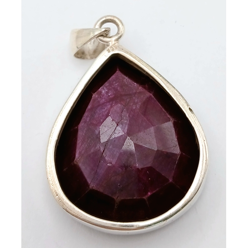 827 - A Ruby Gemstone Pear-Shaped Pendant with a 925 Silver Chain. 4cm and 42cm. Ruby - 50ct. CD-1974.