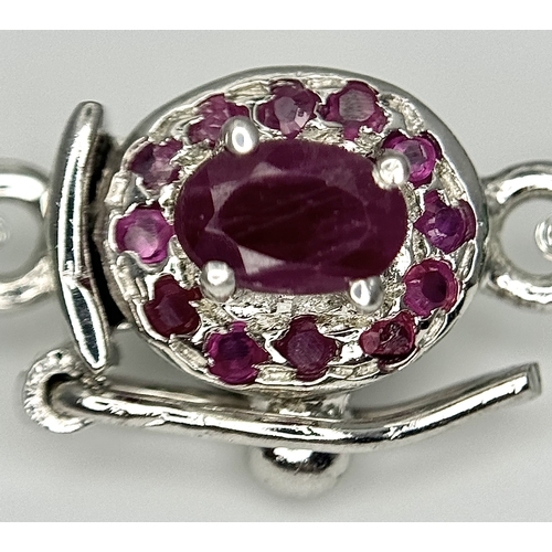 216 - A 200ct Graduating Emerald Rondelle Gemstone Necklace with a Ruby and 925 Silver Clasp. 42cm. CD-196... 