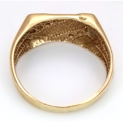 81 - A 9K Yellow Gold and Diamond Signet Ring. Size N. 3.52g.