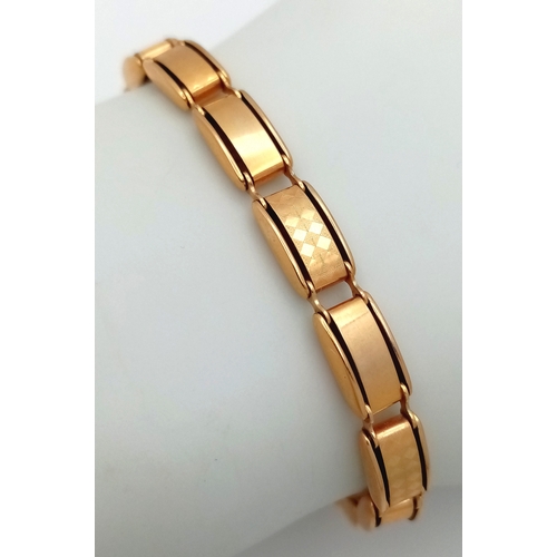 150 - A 9K Yellow Gold Bar Link Bracelet. 18cm. 9.8g.