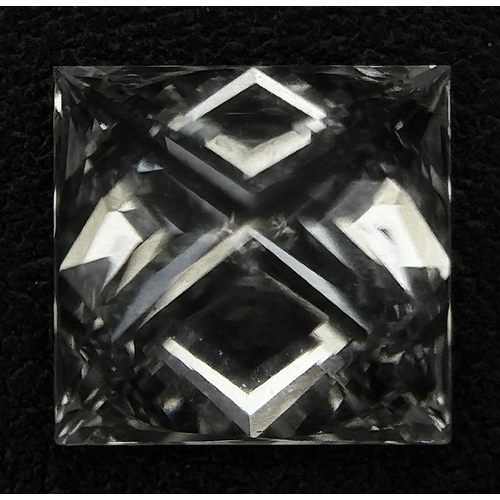 136 - A Loose, Natural Princess Cut 0.373ct Diamond. VVS2 clarity, I colour. IDL certificate.