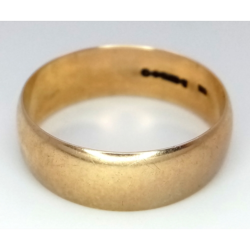 38 - A 9K Yellow Gold Band Ring. 7mm. Size R. 3.5g.