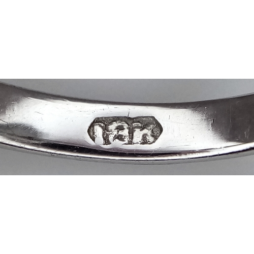 172 - An 18K White Gold Jade Oval Cabochon Ring. Size L. 3.06g. Ref -mt09.