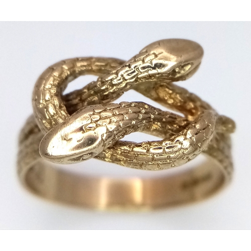 118 - A 9K YELLOW GOLD SNAKE/ SERPENT RING. 4.4G. SIZE R. 9837.