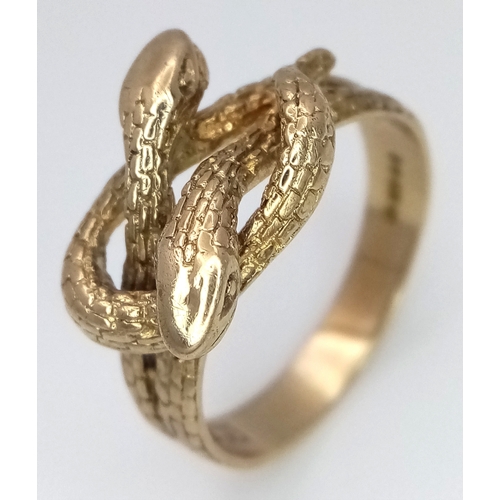 118 - A 9K YELLOW GOLD SNAKE/ SERPENT RING. 4.4G. SIZE R. 9837.
