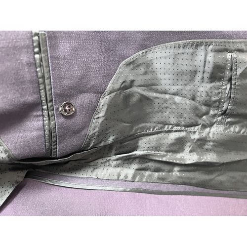 745 - A Dolce & Gabbana Navy Blazer. Size 48. 92% cotton. In very good condition with light signs of use. ... 