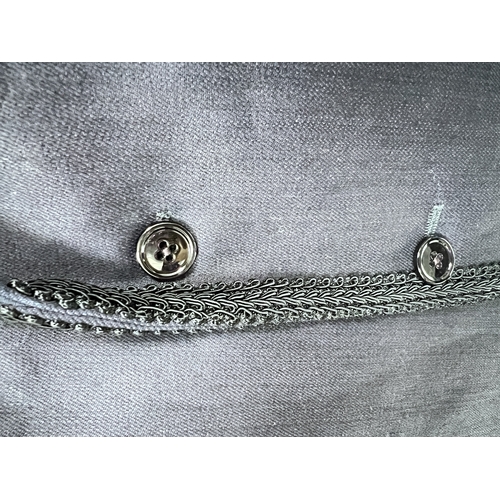 745 - A Dolce & Gabbana Navy Blazer. Size 48. 92% cotton. In very good condition with light signs of use. ... 