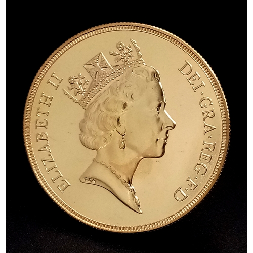 212 - A Royal Mint 1993 United Kingdom £5 Brilliant Uncirculated Gold Coin. 22k gold. 39.94g. Comes with a... 