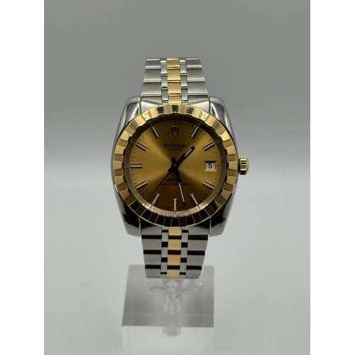 108 - A Tudor 21013 Rotor self winding Watch. 38mm Case, with date box, Bi Metal strap.  Year 2017, Watch ... 