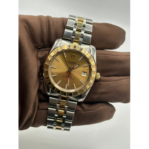 108 - A Tudor 21013 Rotor self winding Watch. 38mm Case, with date box, Bi Metal strap.  Year 2017, Watch ... 