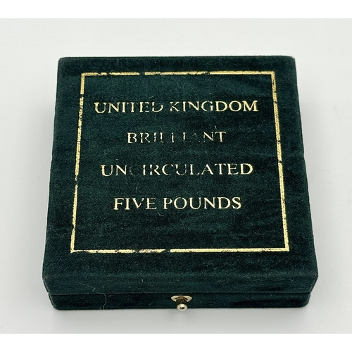 62 - A 9K Yellow Gold Thoroughbred Horse Head Brooch. 4 x 5cm. 
13g.