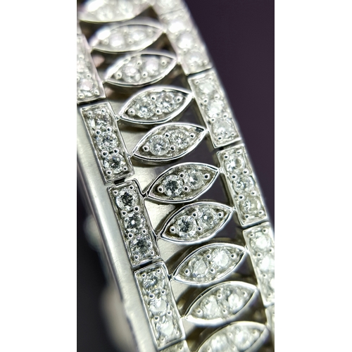 55 - 18K WHITE GOLD DIAMOND SET BRACELET, TOTAL 5.20CT DIAMONDS APPROX, TOTAL WEIGHT 39G BEAUTIFULLY MADE... 