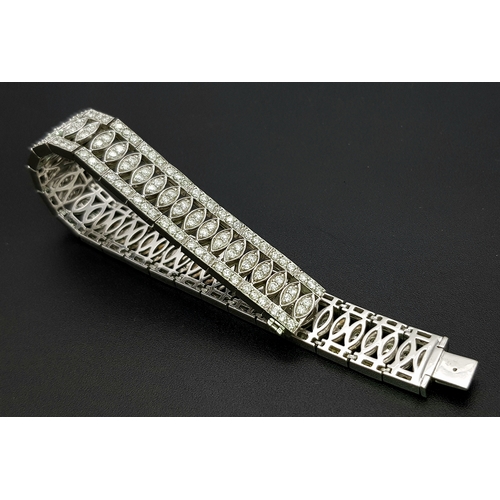 55 - 18K WHITE GOLD DIAMOND SET BRACELET, TOTAL 5.20CT DIAMONDS APPROX, TOTAL WEIGHT 39G BEAUTIFULLY MADE... 