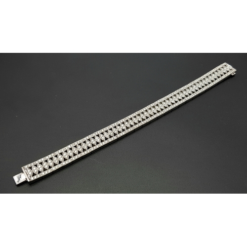 55 - 18K WHITE GOLD DIAMOND SET BRACELET, TOTAL 5.20CT DIAMONDS APPROX, TOTAL WEIGHT 39G BEAUTIFULLY MADE... 