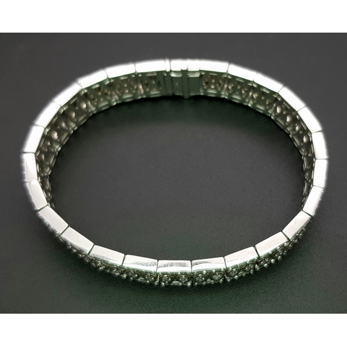55 - 18K WHITE GOLD DIAMOND SET BRACELET, TOTAL 5.20CT DIAMONDS APPROX, TOTAL WEIGHT 39G BEAUTIFULLY MADE... 
