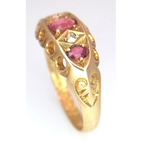 110 - AN 18K YELLOW GOLD ANTIQUE DIAMOND AND RUBY RING. 3G. SIZE L. HALLMARKED BIRMINGHAM 1918. SC6080.