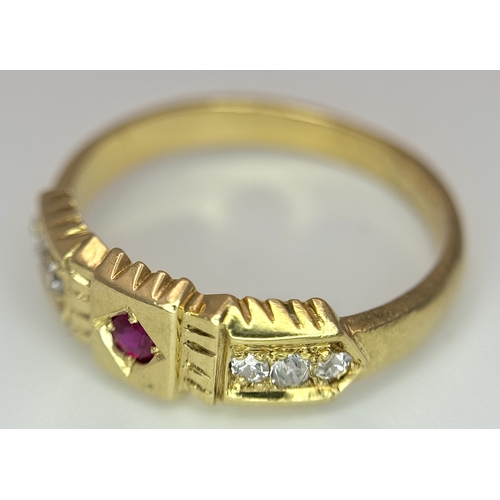 117 - AN 18K YELLOW GOLD VINTAGE DIAMOND AND RUBY RING. 3.4G. SIZE P. SC6084.
